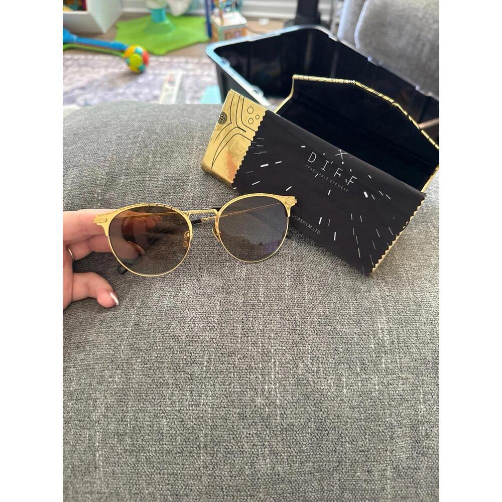 Diff Gold Frame Round Sunglasses With Brown Lenses - image 1